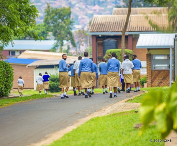 Amashuri y’i Kigali azafunga, abakozi ...