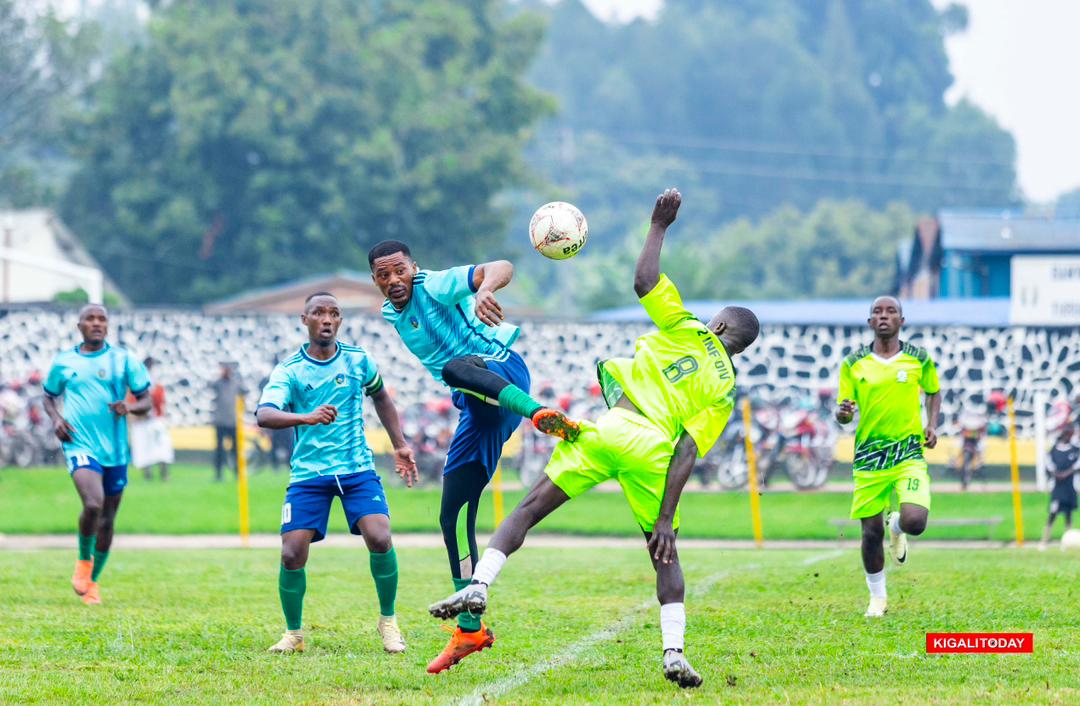 Ingabo z'u Rwanda n'iza Uganda...