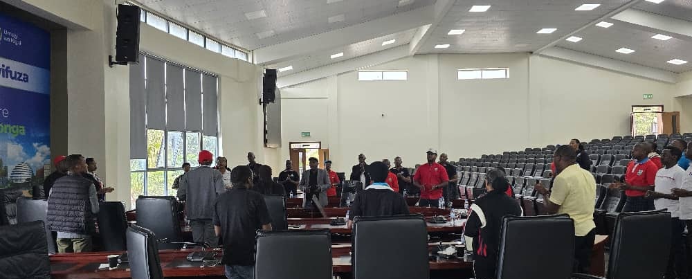 Abanyamuryango ba FPR-Inkotanyi bahize k...