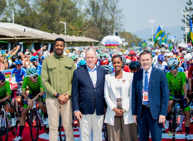 Twinjirane mu buryohe bw’umunsi wa nyuma wa Shampiyona y’Isi y’Amagare [AMAFOTO]